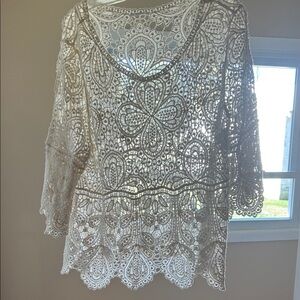 Bluivy Cream Crochet Lace Top